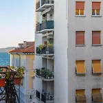 Elegante D'epoca Nel Centro Di Apartment Trieste