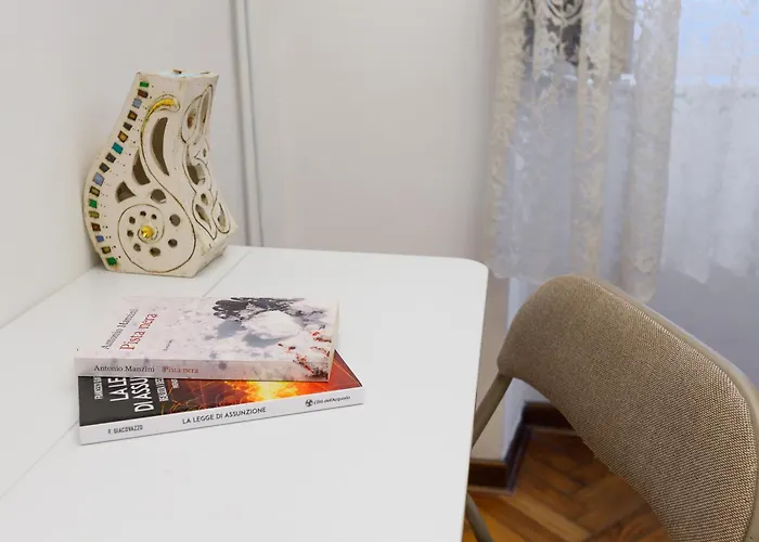 Elegante D'epoca Nel Centro Di * Trieste