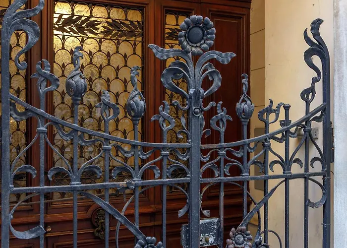 Elegante D'epoca Nel Centro Di Apartment