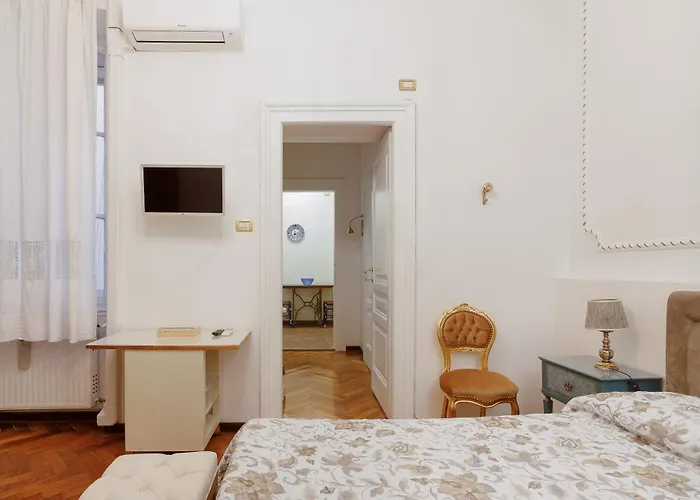 Elegante D'epoca Nel Centro Di *