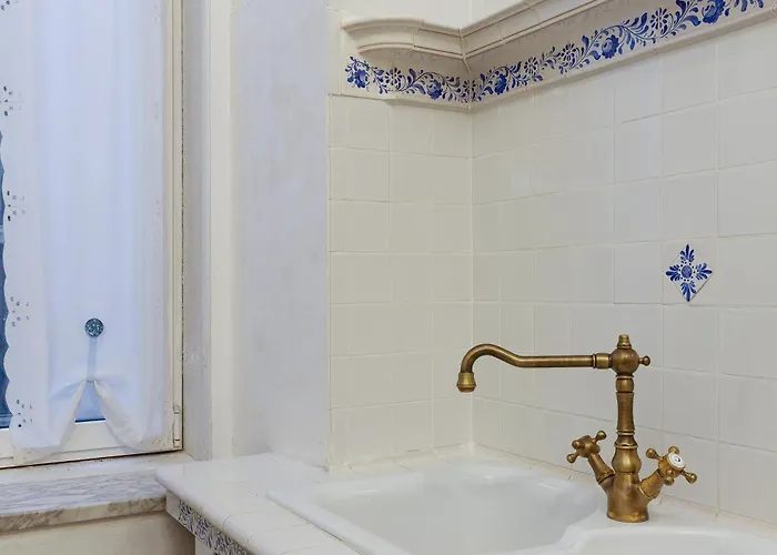 Elegante D'epoca Nel Centro Di * Trieste